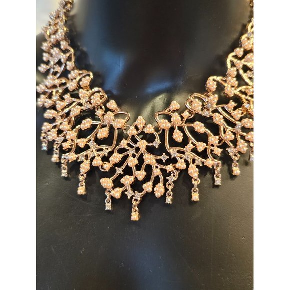 Rose Gold Pearl Vine Collar Necklace - Picture 3 of 3